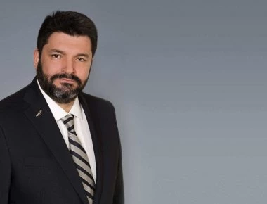 Φ.Κρανιδιώτης για τα «σκουπίδια» που επιτέθηκαν στον Μ.Θεοδωράκη: «Συνεργάτες των ναζί του σκοπιανού VMRO»